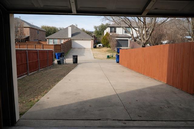 Building Photo - 11668 La Grange Dr