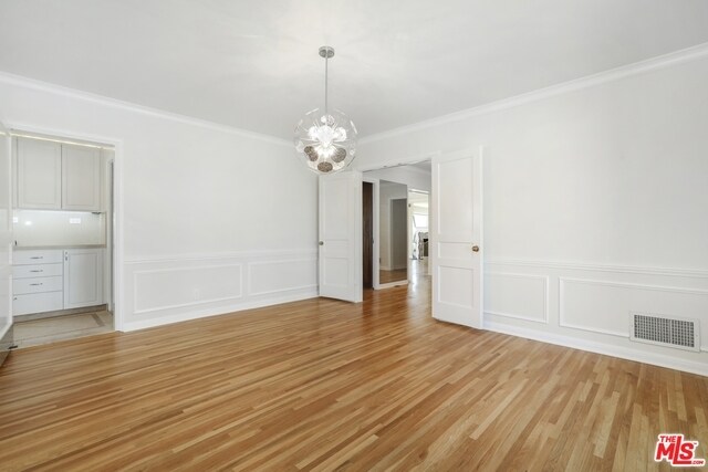 Building Photo - 2675 Glendower Ave