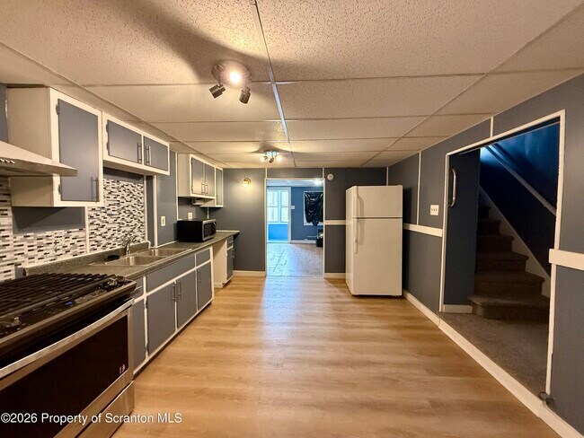 Building Photo - 61 Bowman St