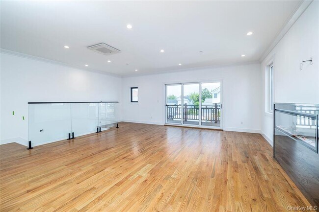 Building Photo - 622 W Penn St