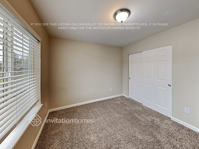 Building Photo - 1527 185th St E