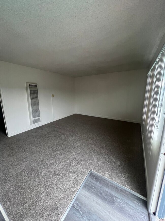 Interior Photo - 14905 Lemoli Ave.