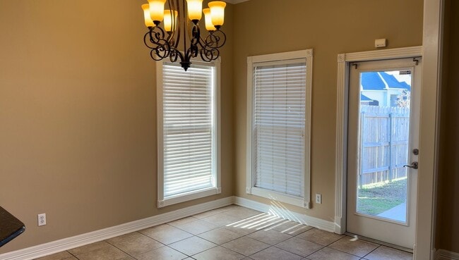 Building Photo - Lovely Home for Lease in Plantation Trace Garden Homes - Bossier City, LA 71112