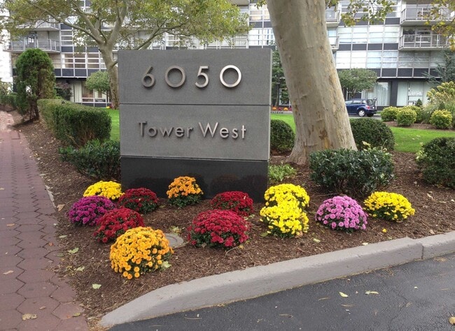 Primary Photo - 6050 JFK Blvd E