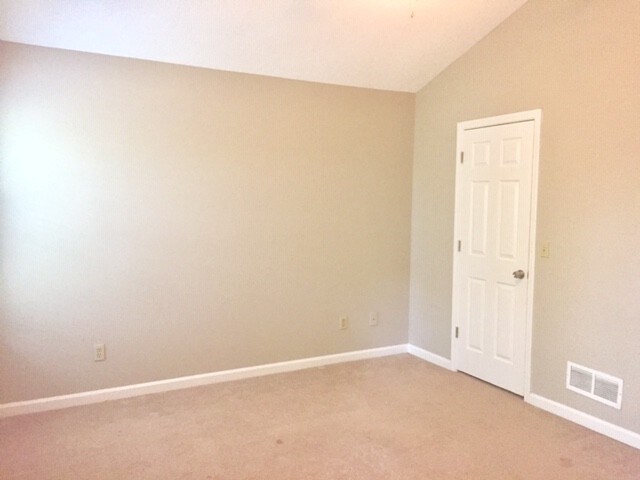 Building Photo - 1475 Chaseway Cir