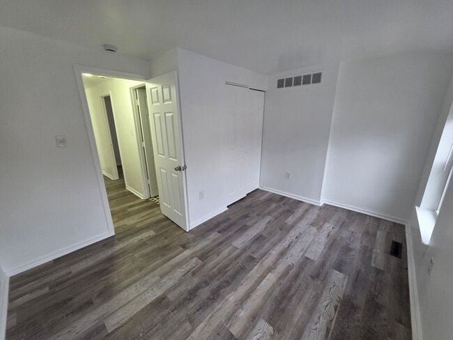 Building Photo - 2208 Lamotte St