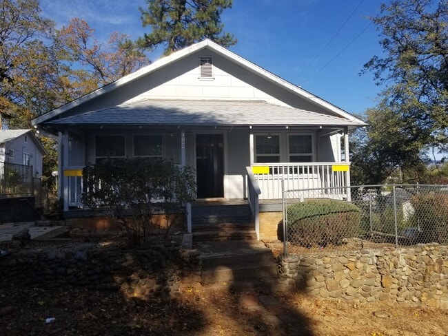Building Photo - One-Bedroom Apartment in Shasta Lake