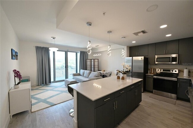Building Photo - 1709 N Tamiami Trl