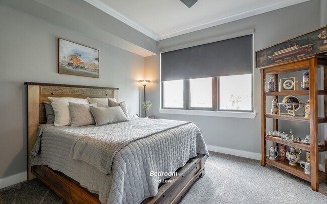 Building Photo - 129 Walnut St