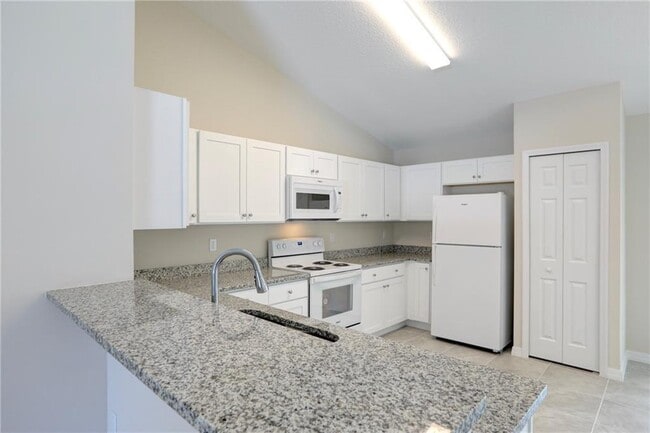 Building Photo - 8886 98th Ct