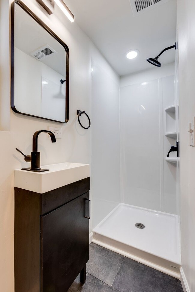 Building Photo - 925 Manton Wy