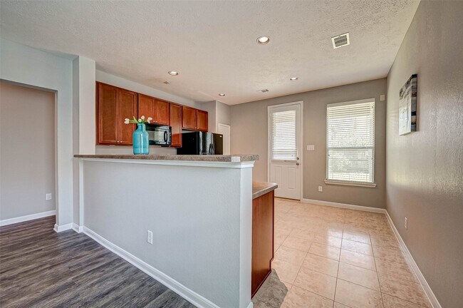 Building Photo - 26123 Parkman Grove Dr