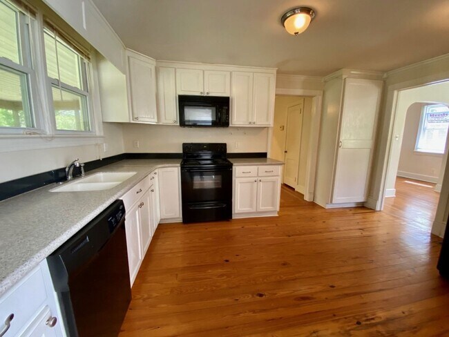 Building Photo - 109 Kreswell Cir