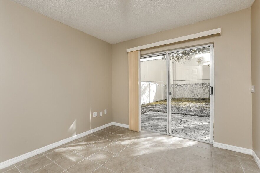 Building Photo - 326 Daniels Pointe Dr