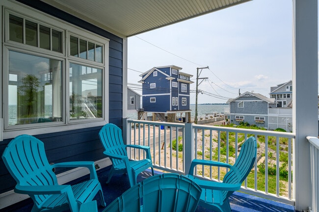 Building Photo - 2154 Fairfield Beach Rd