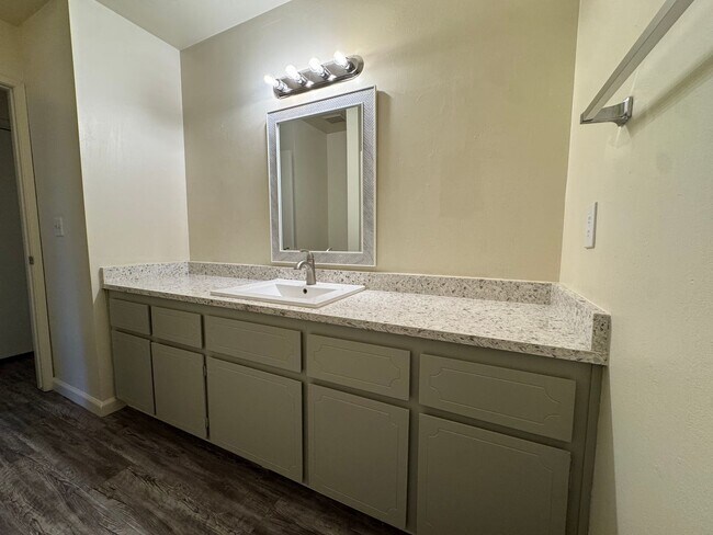 Building Photo - 3366 - Atreya