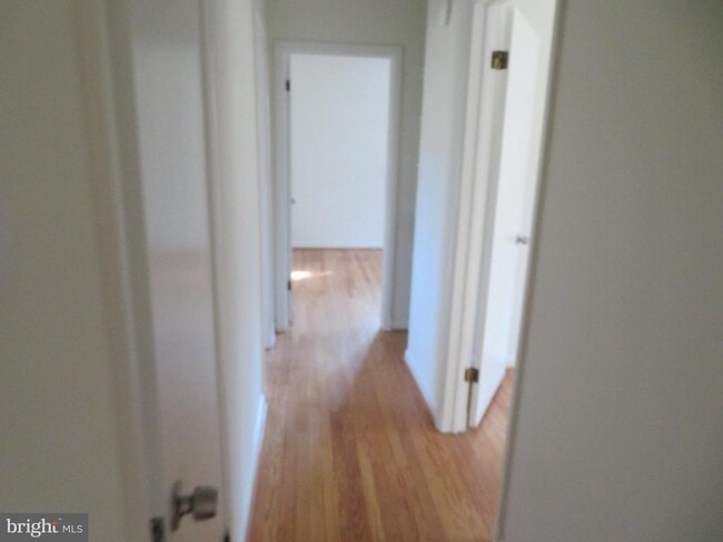 Building Photo - 26 Lakeside Dr