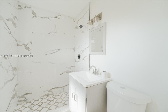 Building Photo - 11080 Peachtree Dr