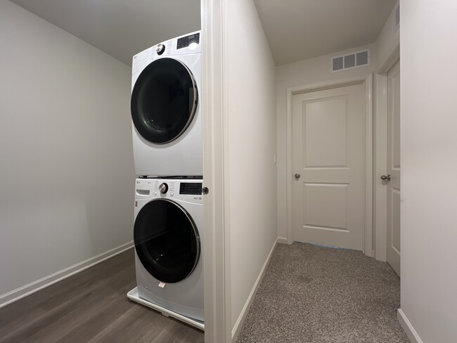 Building Photo - 1140 58th Rd