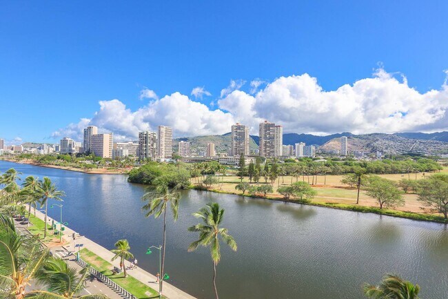 Building Photo - 2281 Ala Wai Blvd