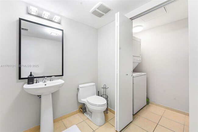 Building Photo - 16699 Collins Ave