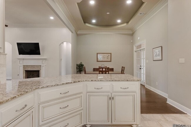 Building Photo - 100 Flora Springs Dr