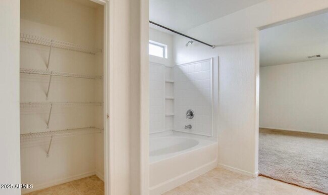 Building Photo - 388 E Palomino Way