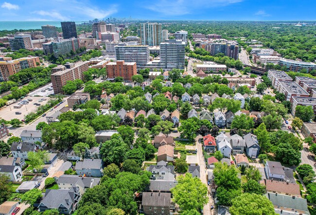 Building Photo - 2018 Pratt Ct