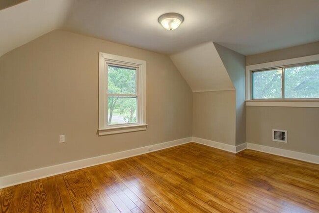 Building Photo - 1057 Ridge Rd