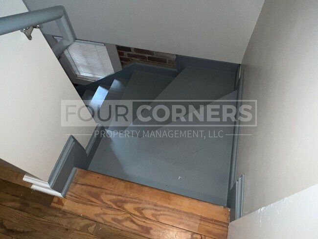 Building Photo - Charming 2 Bedroom 2 Bath in Historic Building