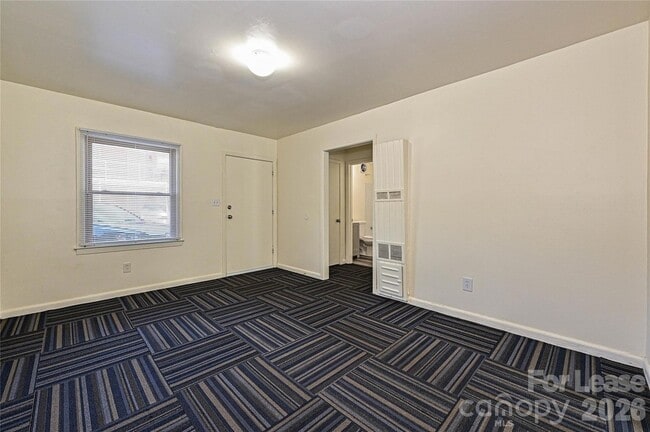 Building Photo - 268 Church St N