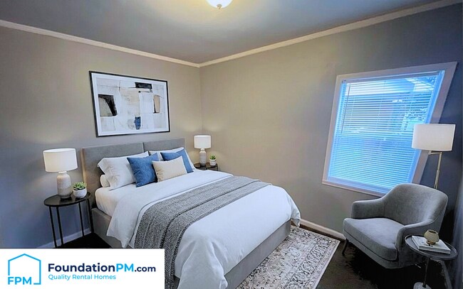 Building Photo - 2412 Gentry Ave