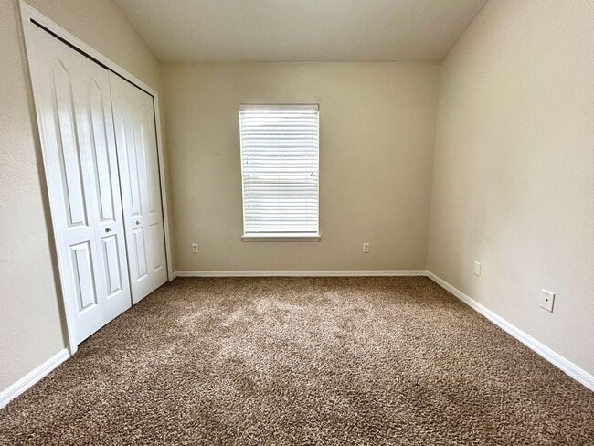 Building Photo - Beautiful Townhome in Lake Nona