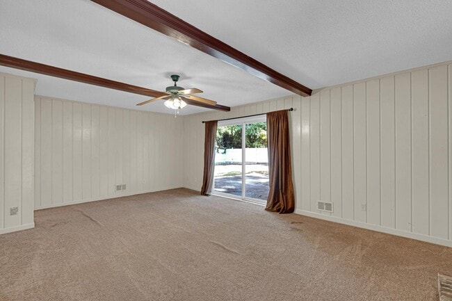Building Photo - 3533 Greenleaf Rd
