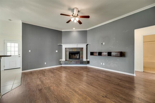 Building Photo - 121 Price Cir