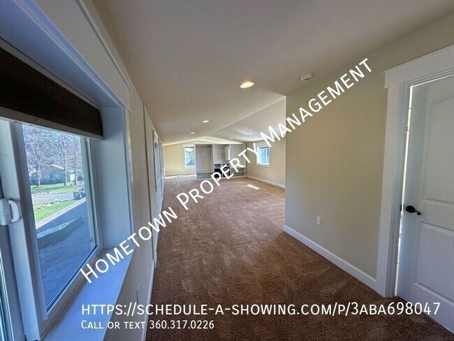 Building Photo - 4047 Legacy Dr NE