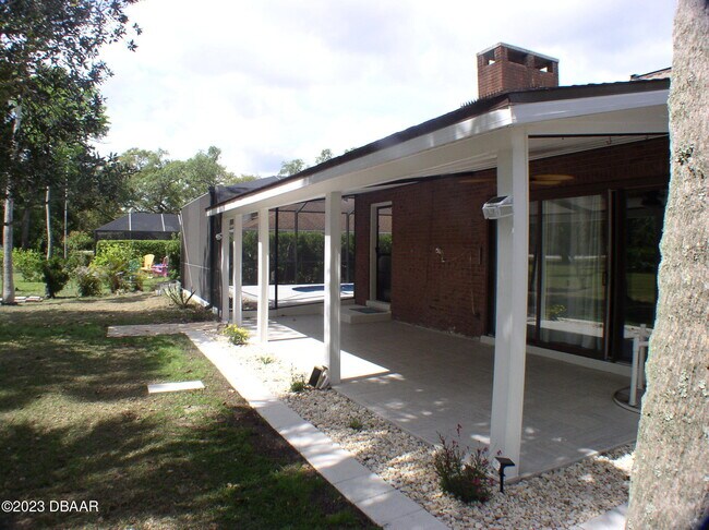 Building Photo - 8 Taxiway Lindy Loop