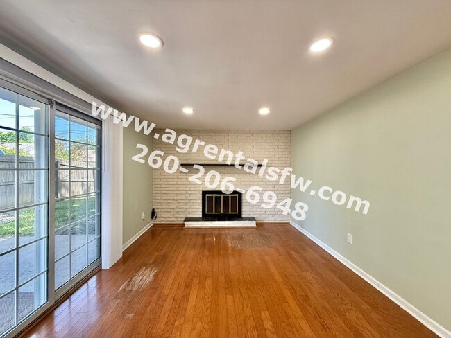 Building Photo - 3 Bedroom House