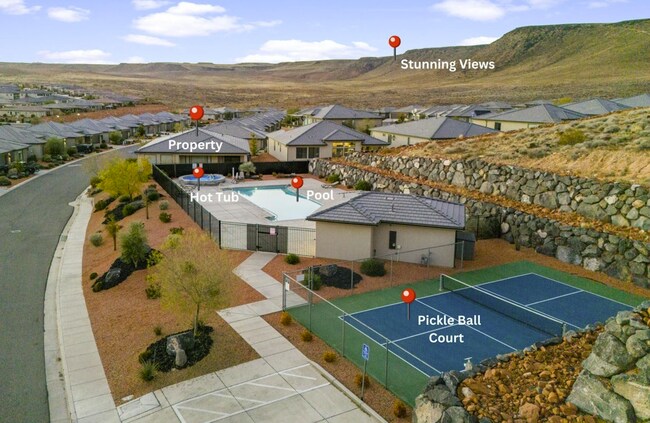 Building Photo - Modern 3 Bedroom Home in a Beautiful Deser...