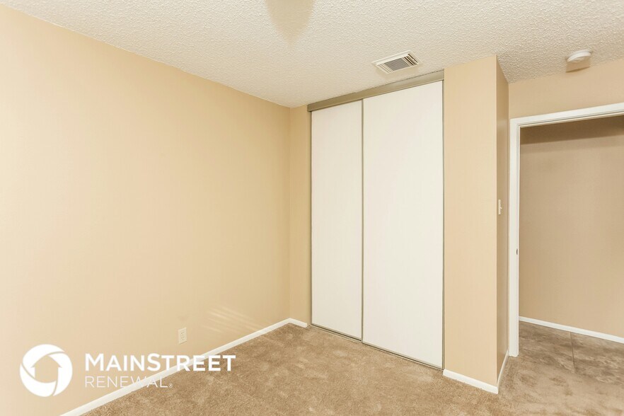 Building Photo - 823 Meadow Stone