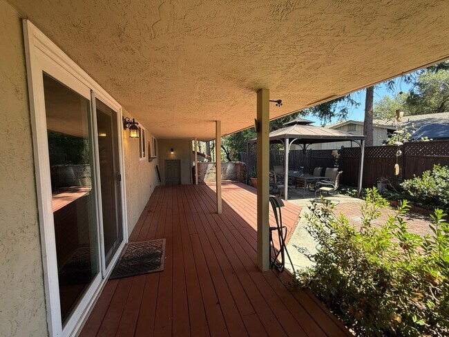 Building Photo - 23799 Woodhaven Pl
