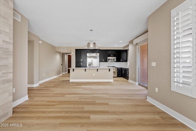 Building Photo - 4805 N Woodmere Fairway