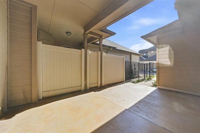 Building Photo - 14100 Avery Ranch Blvd