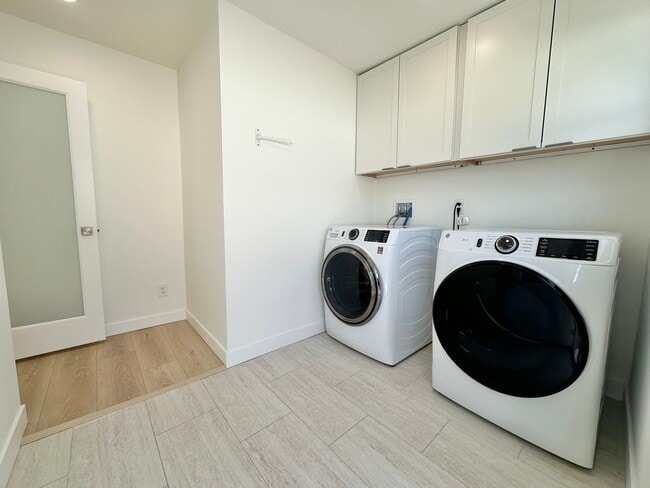 Building Photo - Beautifully Renovated 3B/2BA Home in La Ha...