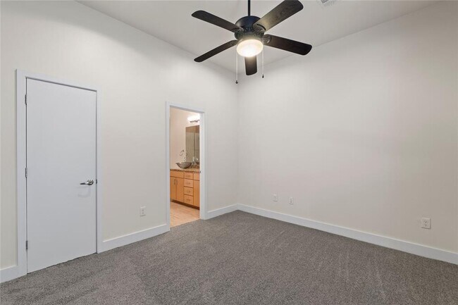 Building Photo - 1702 S Lamar Blvd