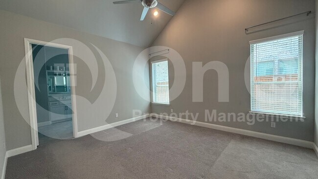 Building Photo - 3508 Covedale Blvd