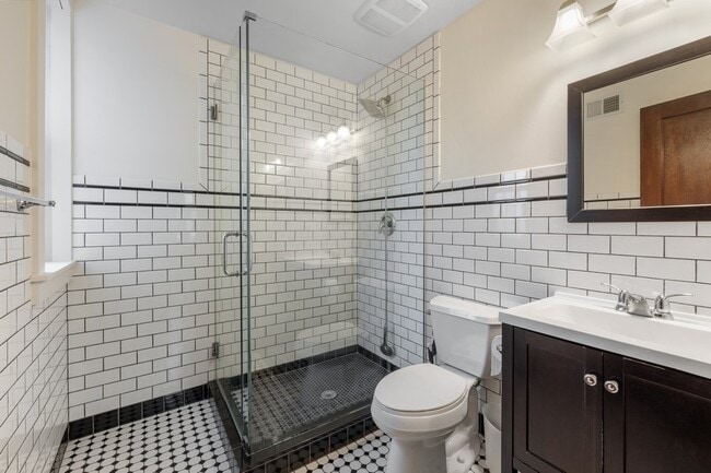 Building Photo - 3213 S Lituanica Ave