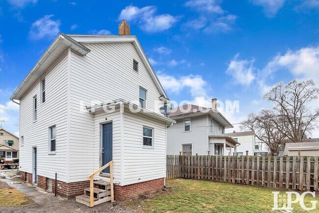 Building Photo - 927 Alvison Rd