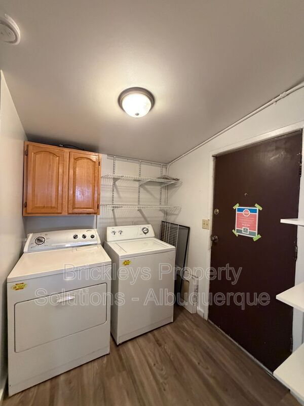 Building Photo - 313 Cornell Dr SE