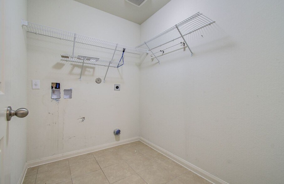 Building Photo - 1315 Diamond Drape Dr